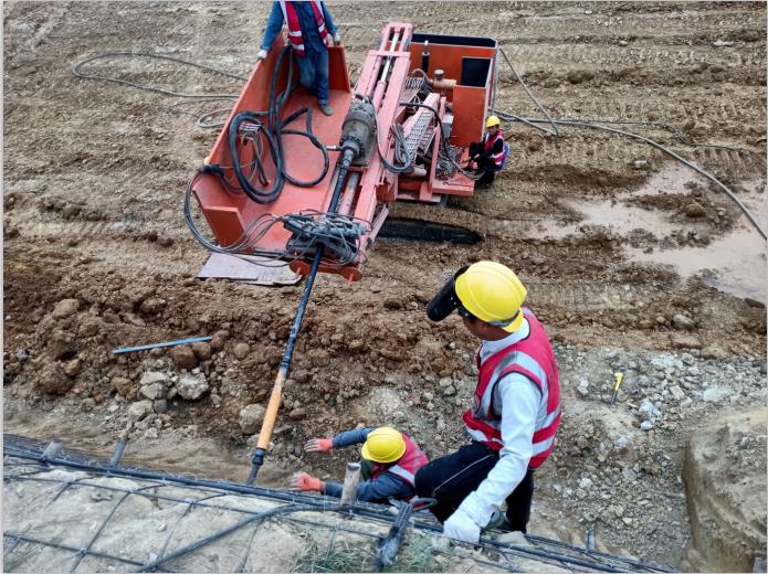 热销护坡钻机 履带岩石钻机 基坑支护锚杆钻机 全液压履带锚固钻机