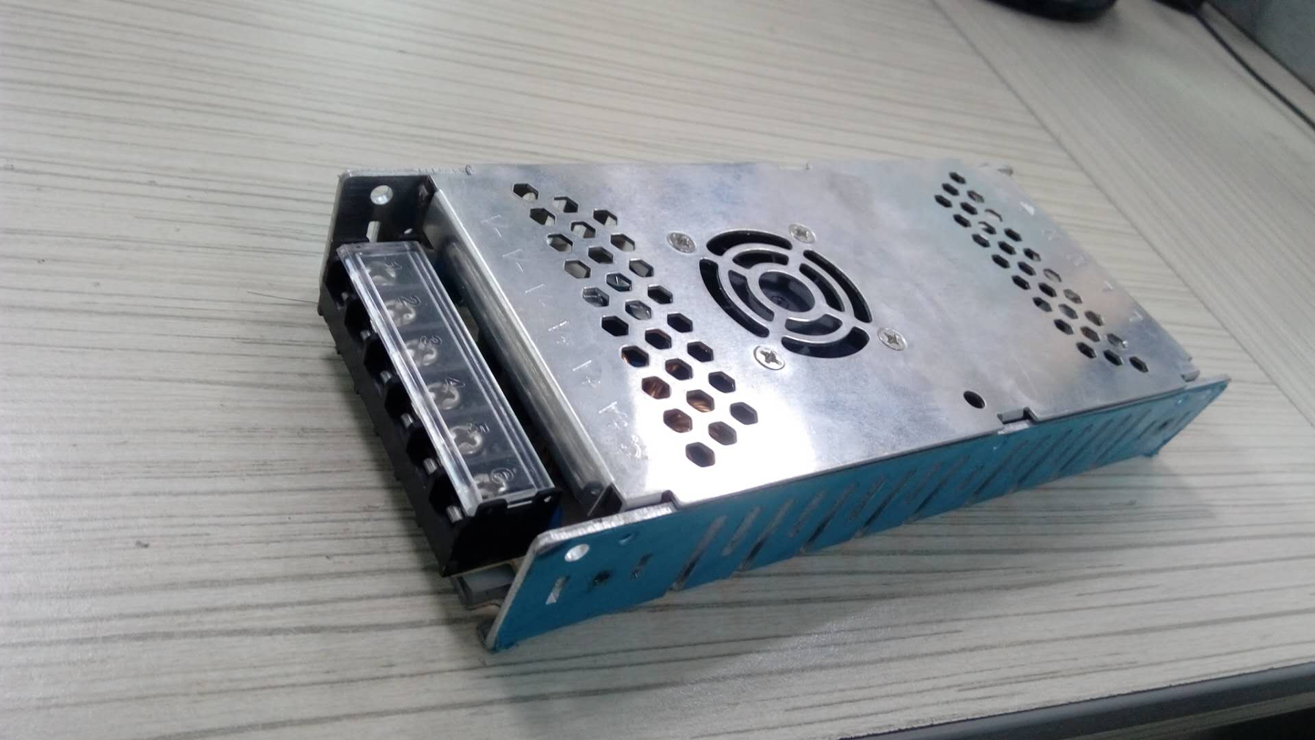 成良P500Ｗ-24V开关电源