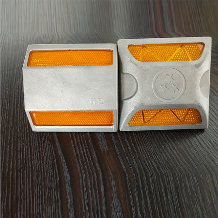 太阳能铸铝道钉警示灯 反光道钉 夜间频闪路障警示灯