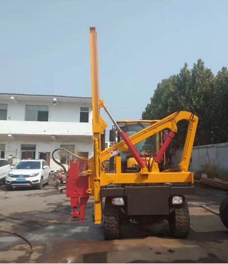 高速波形公路防护栏打桩机钻孔一体防撞轮式马道路地基建筑工程