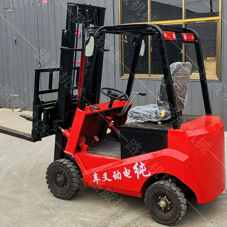 新款迷你型电动叉车 四轮座驾式电动叉车电动液压堆高车