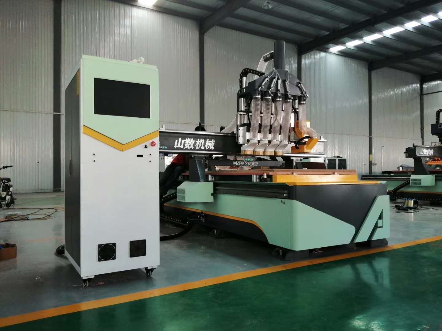 山数机械全自动数控开料机四工序