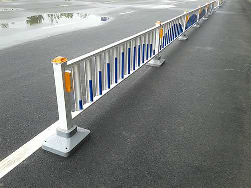 高速公路护坡砖，预制块护坡多少钱一方？	六角护坡的清包工价格