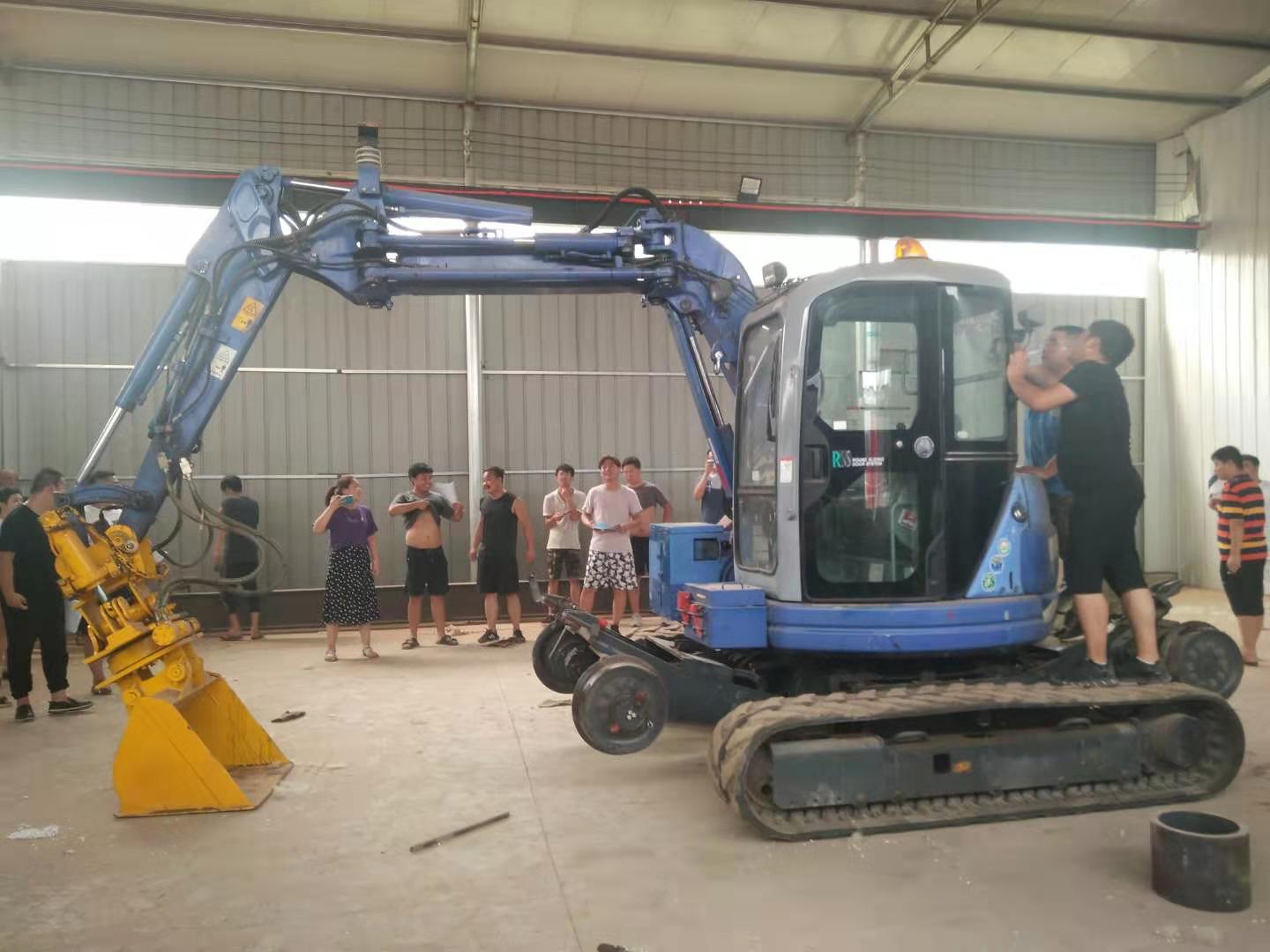 挖掘机枕木更换系统 选用履带式挖掘机配套行走轨道轮