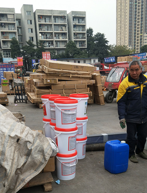 墙面掉皮如何处理 新墙掉沙脱灰怎么办 沙干净专用材料