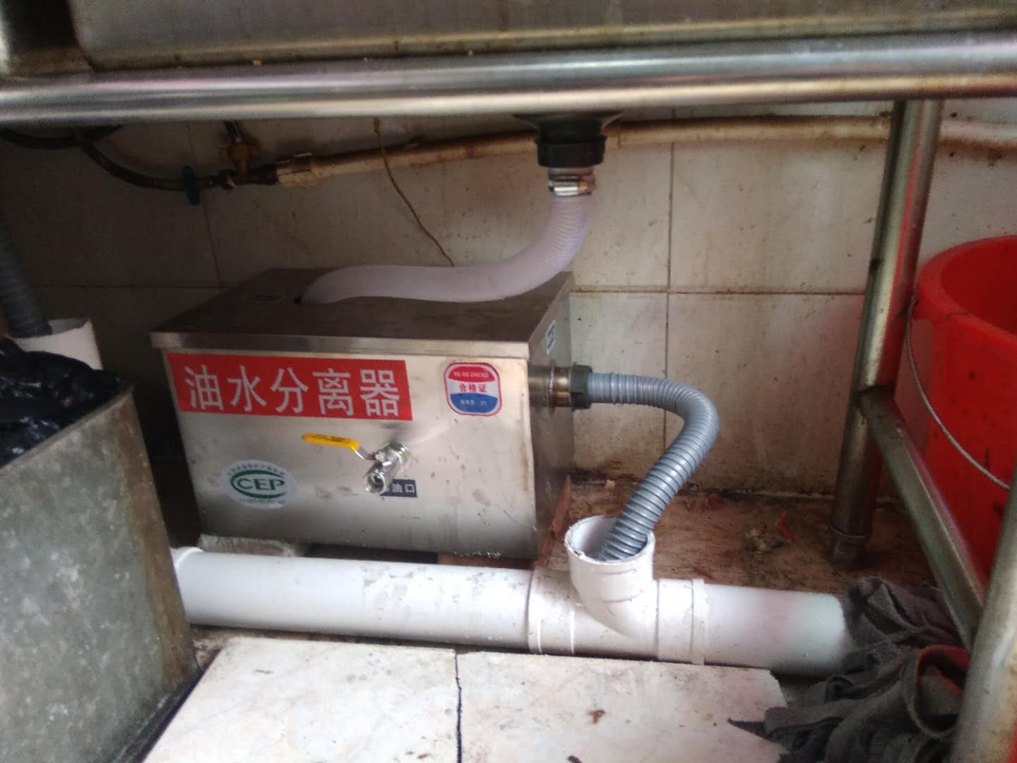 食堂油水分离器帮您解决废水异味堵塞问题