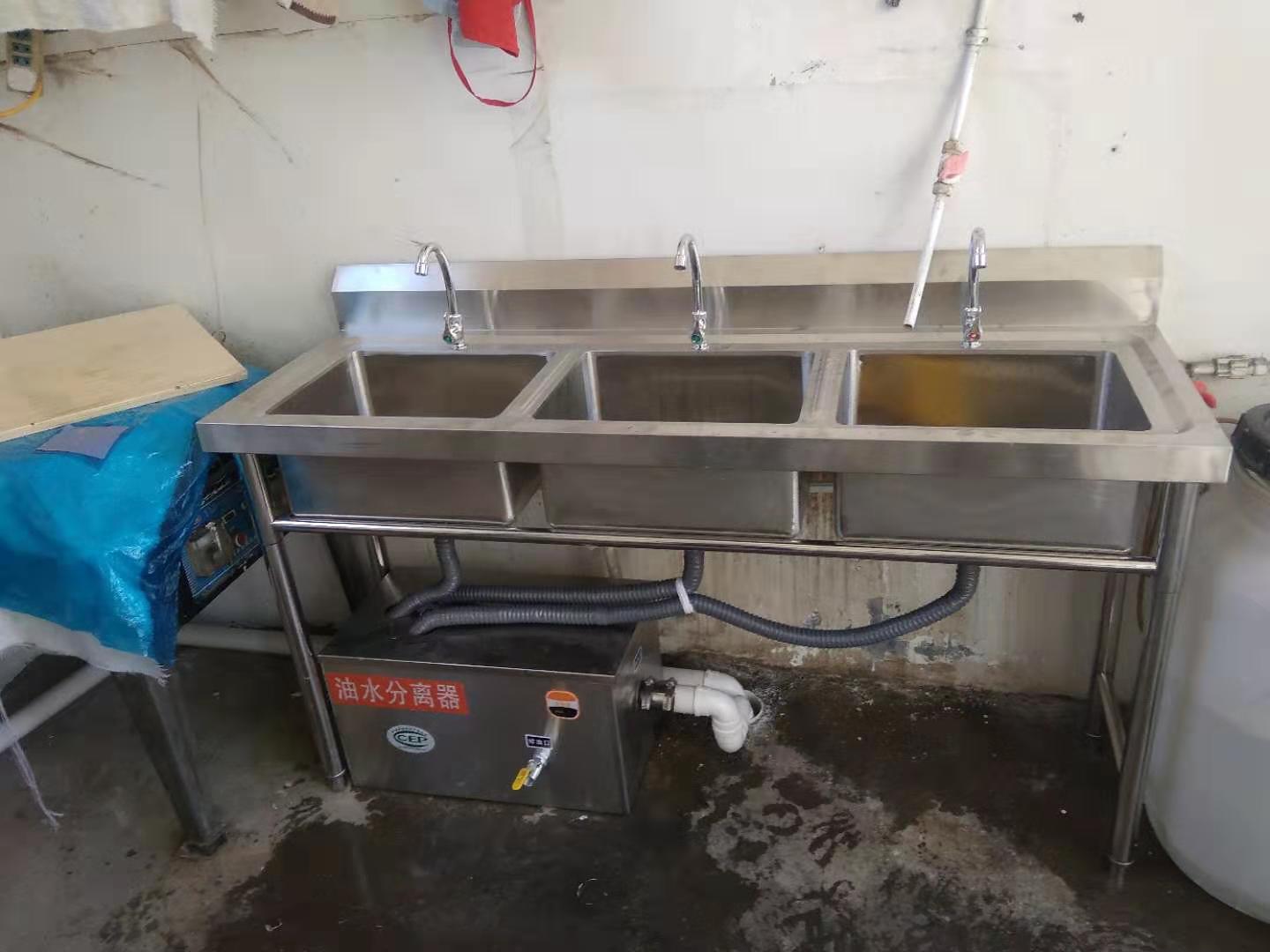 餐饮油水分离器高效除油效果远高于国家要求