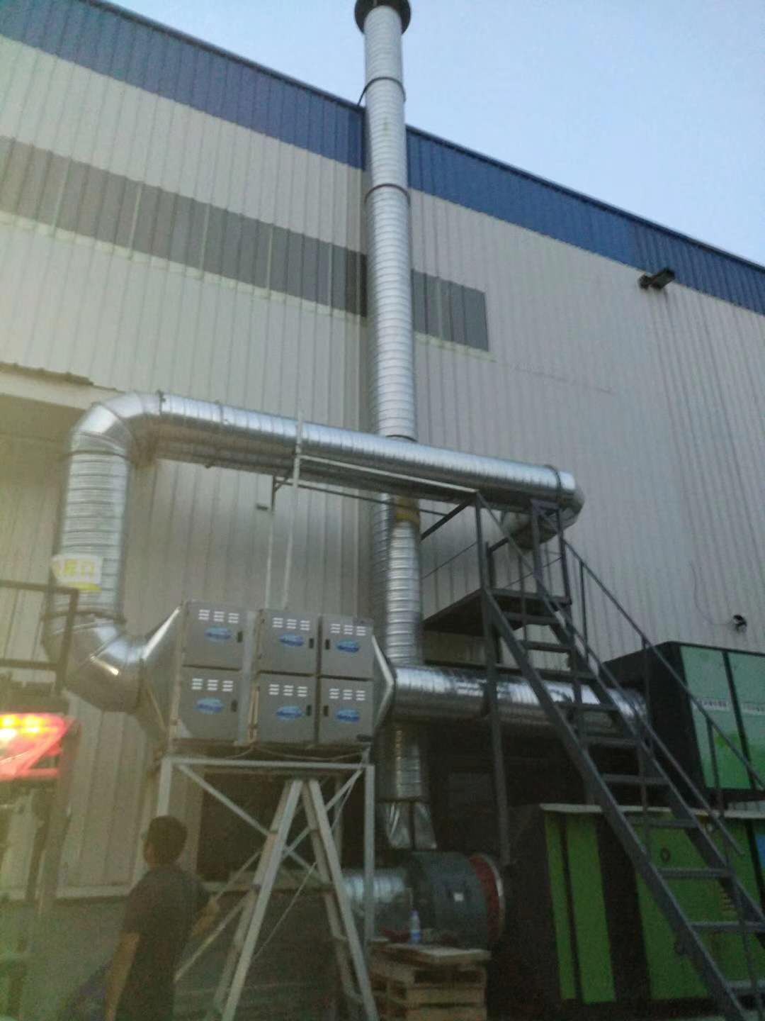 小饭店用的油烟净化器选小型设备效果价格都称心