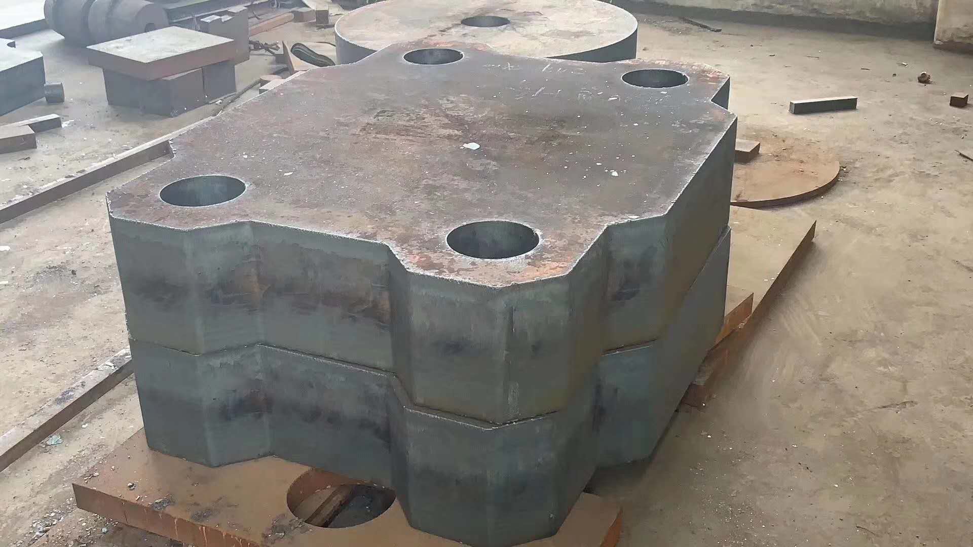 12Cr2Mo1R钢板交货状态12Cr2Mo1R钢板用途