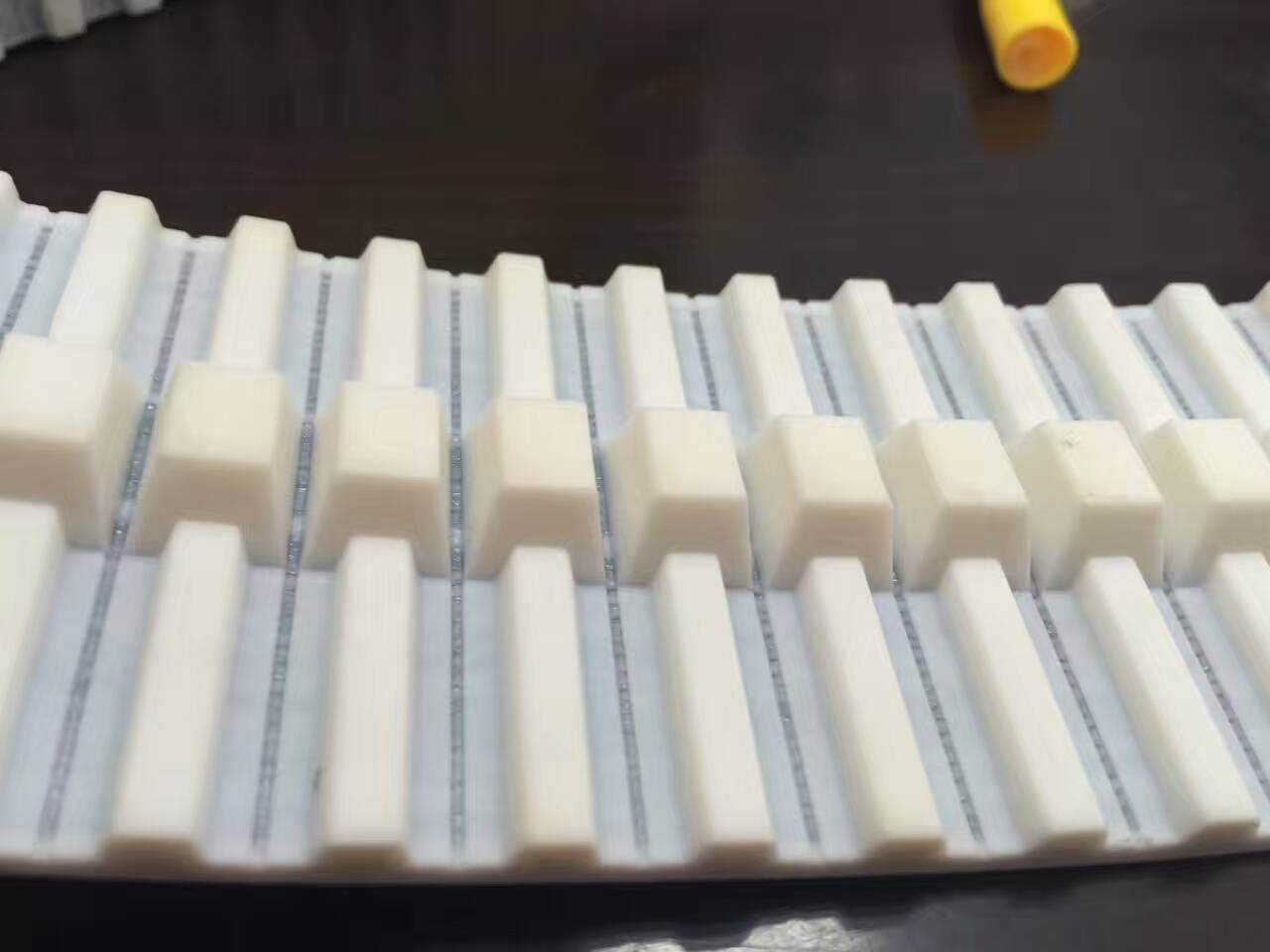码坯机同步带翻坯机同步带无缝同步带聚氨PU ATK 防跑偏导条
