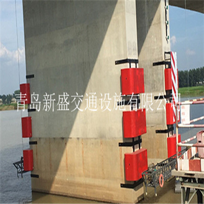 青岛新盛立交桥桥墩防撞保护块 路墩防撞围栏