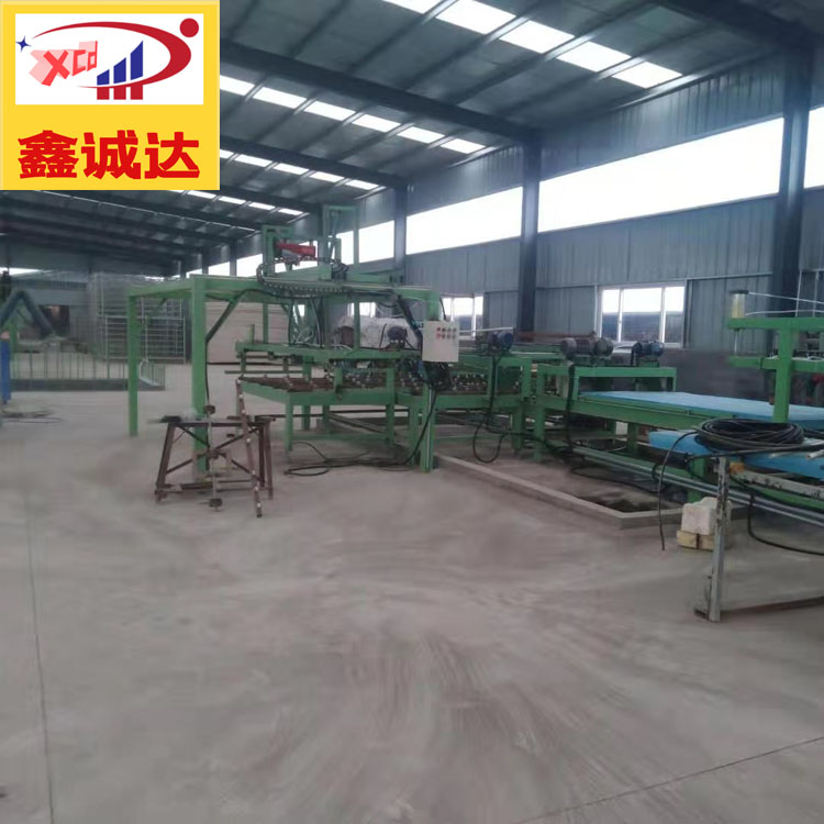 鑫诚达fs建筑保温外模板机械设备 结构一体板设备 价格