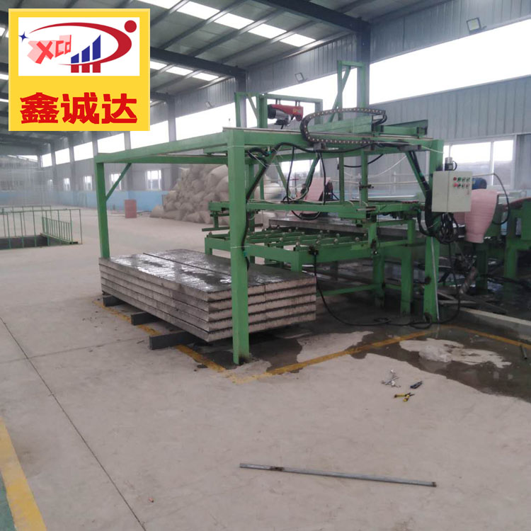 鑫诚达保温免拆建筑外模板设备 保温一体板设备 供应商
