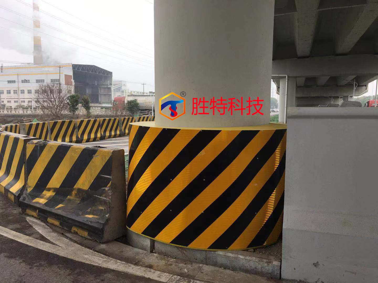 陕西为高速公路安装新型桥梁护舷，保障春运交通安全