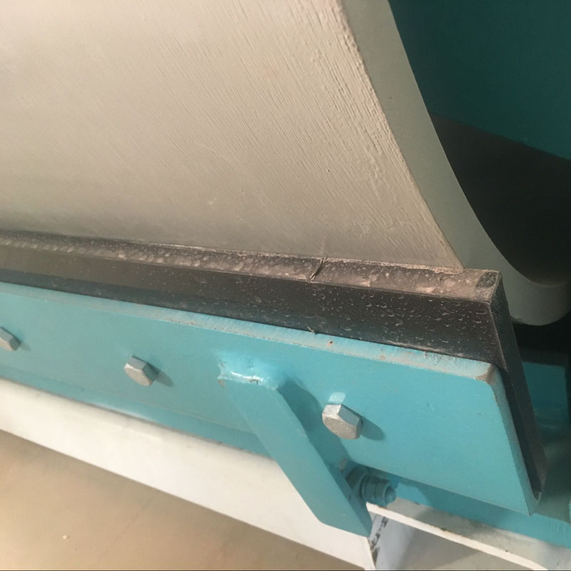 厂家直售供应4-10吨滚筒夯实机滑移装载机机具小型压实器