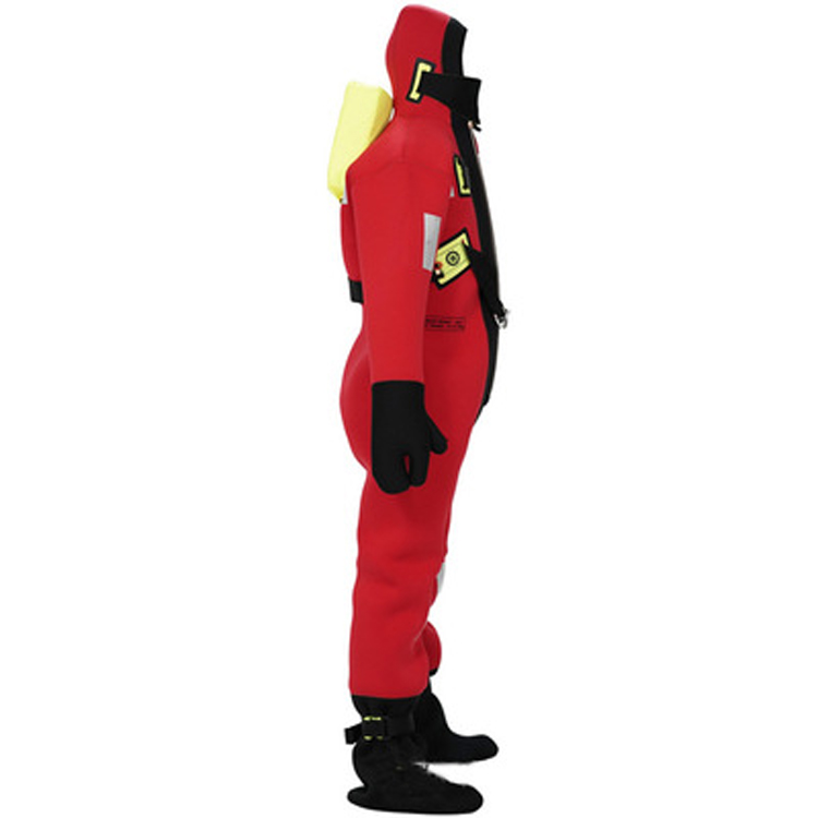 浸水保温服HYF-2具有浮力，且设计为不须加穿救生衣的救生服