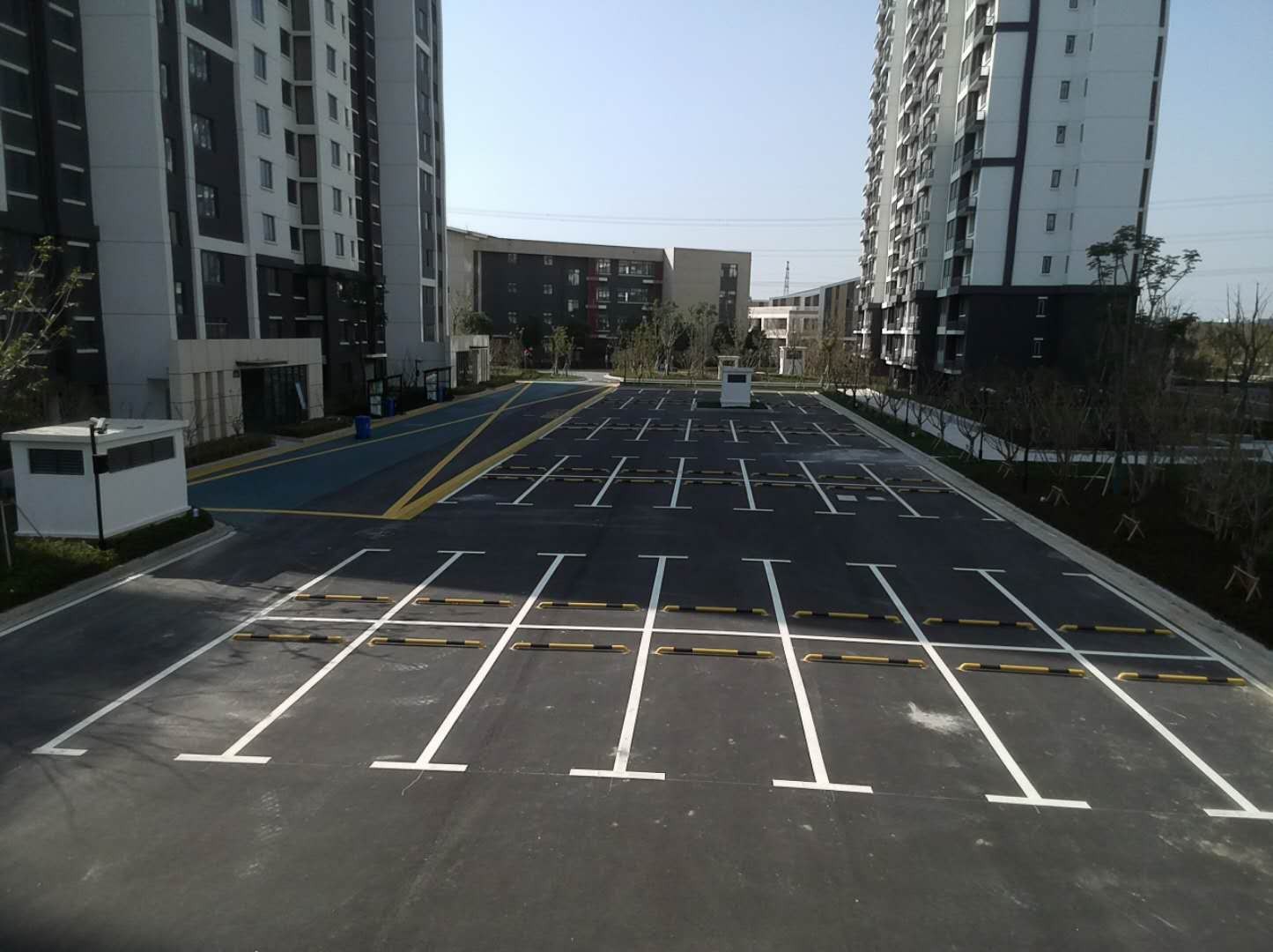 医院道路划线、生活小区停车场、生活小区道路划线、商业区停车场、商业区道路划线