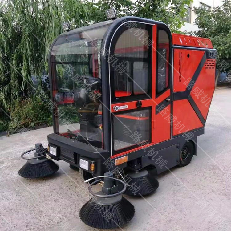定制小型电动全封闭式驾驶室式路面清扫车 电动四轮扫路车