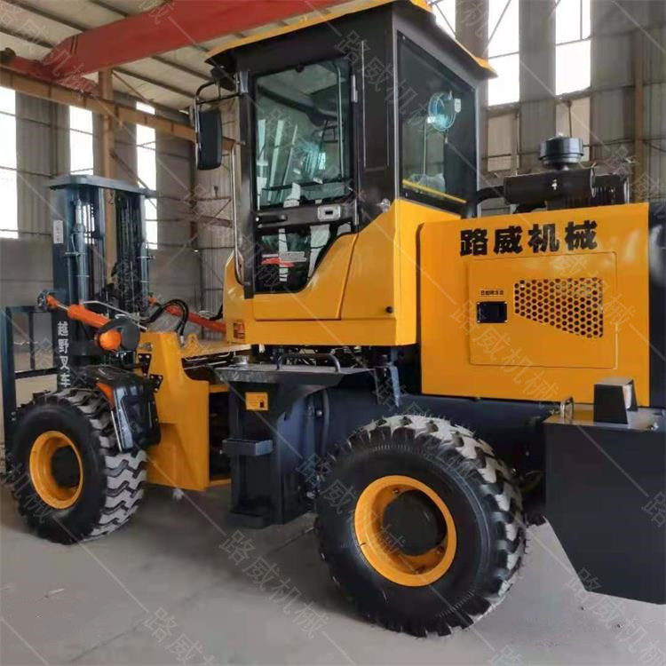 座驾式货物装卸搬运车 升降推高叉车 建筑工程用越野叉车