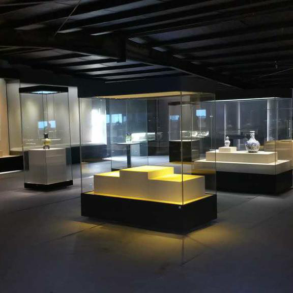 博物馆古董展柜智能开启低反玻璃全景独立柜制作厂家-隆城博具