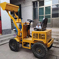 小型电动装载机  养殖场多功能四驱电动铲粪车 小型电动铲车厂家