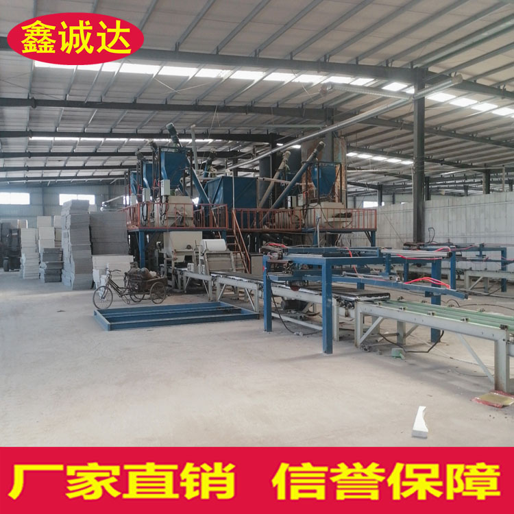 鑫诚达自保温外建筑模板设备 一体化建筑模板设备 生产线