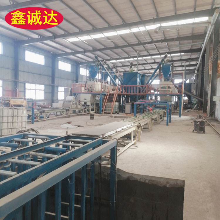 鑫诚达自保温外建筑模板设备 外模板机械设备 免费提供技术