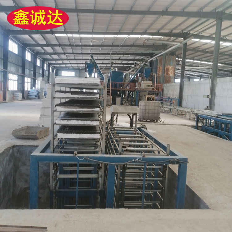 鑫诚达外保温免拆建筑模板设备 免拆一体板设备 视频