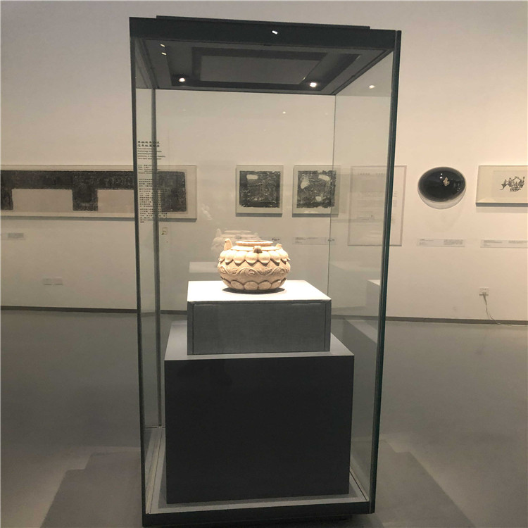 隆城展示供应博物馆展柜古董瓷器独立柜玻璃柜