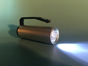 源头厂家供应隔爆型高防爆等级LRJW7101手提式LED防爆探照灯手提工作灯