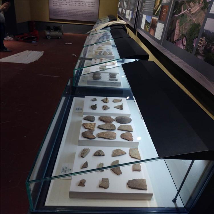 惠州斜面玻璃展柜液压掀起式展柜钢制烤漆博物馆平柜