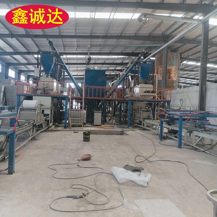 鑫诚达FS砂浆复合模板设备 fs外模板成型机设备 生产线