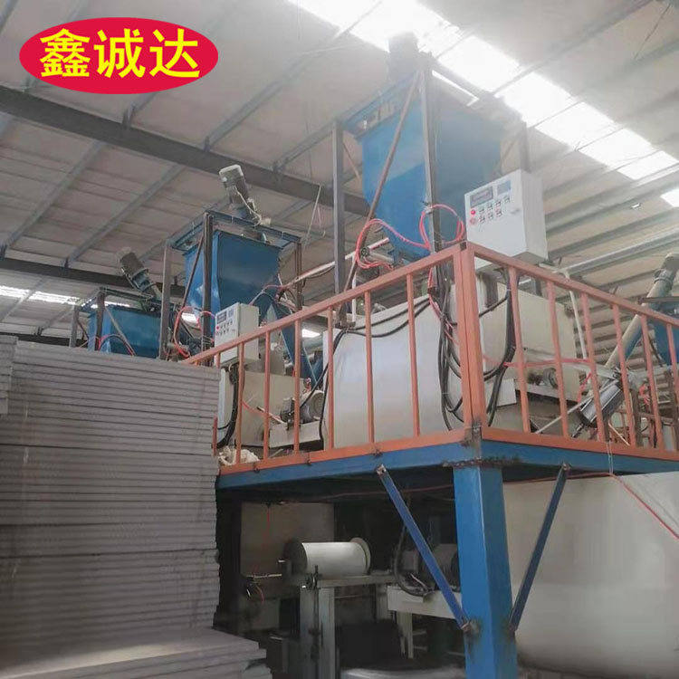 鑫诚达FS砂浆复合模板设备 免拆建筑模板设备 视频