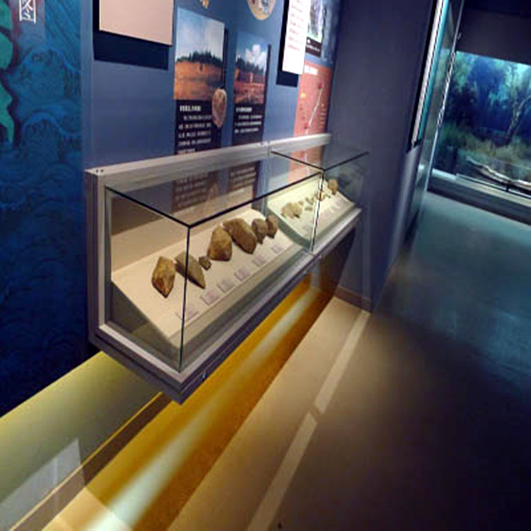 博物馆展示柜古物文玩悬挑柜玻璃柜加工定制厂家