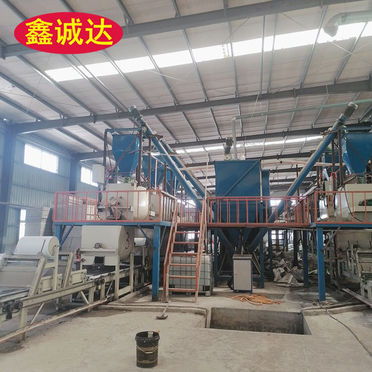 鑫诚达fs挤塑板砂浆复合板设备 fs复合外模板设备 现场视频