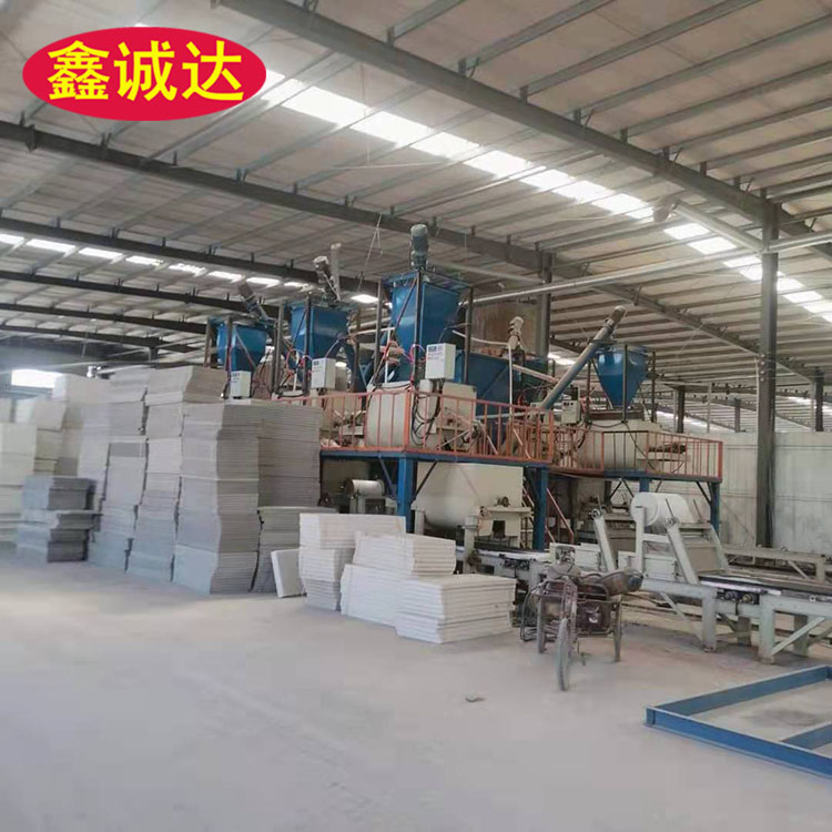 鑫诚达保温结构一体化模板设备 fs外模板机械设备 生产流程