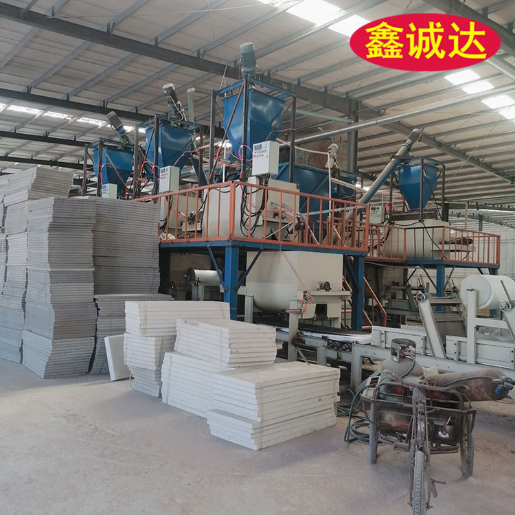 鑫诚达一体化建筑模板设备 fs保温外模板设备 生产线