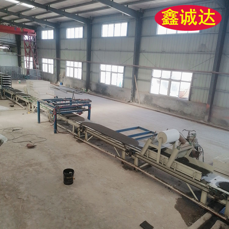 鑫诚达一体化建筑模板设备 fs复合外模板设备 供应商