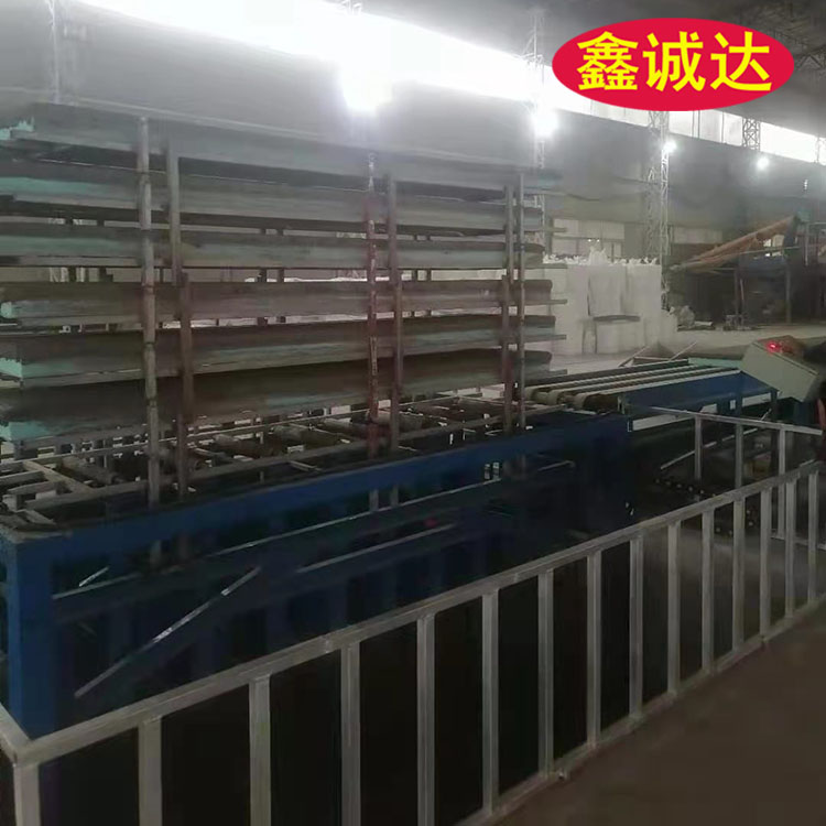 鑫诚达外墙一体化板材生产线 fs外模板生产设备 安装视频