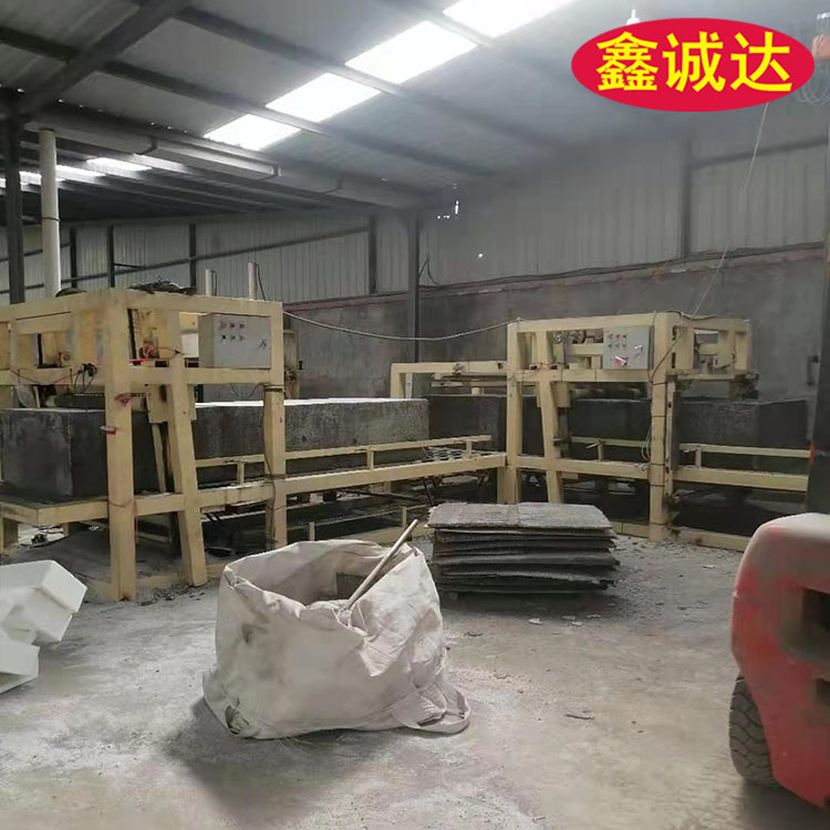 鑫诚达水泥基匀质聚苯板设备图片