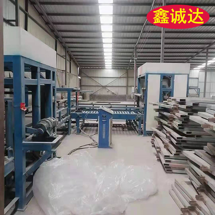 鑫诚达模压式匀质板生产设备图片
