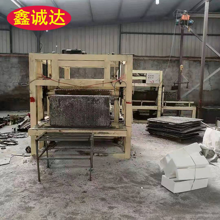 鑫诚达匀质颗粒聚苯板设备现场视频