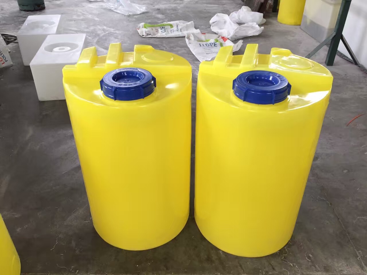 供应500L加药箱批发塑料桶化工桶容器塑料桶500L加药箱厂家直销