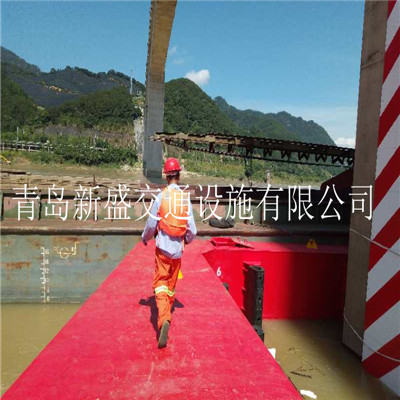 青岛新盛刚覆式桥梁复合材料防撞圈.jpg